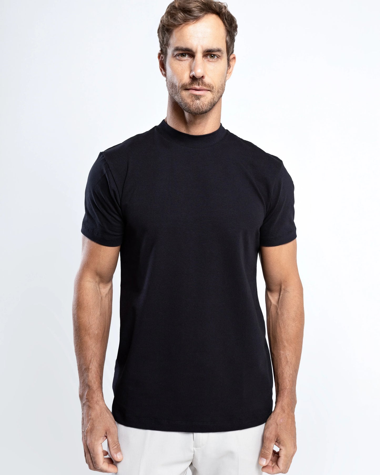 T-shirt Col Montant — Élégance Urbaine