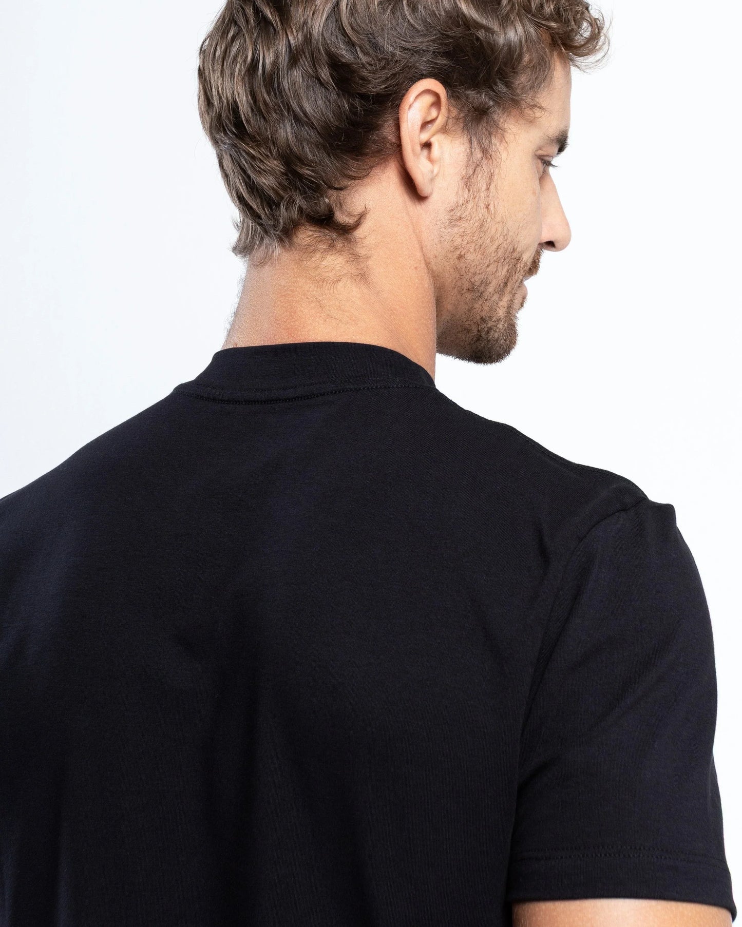 T-shirt Col Montant — Élégance Urbaine